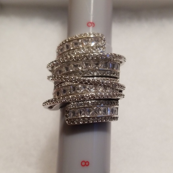 💎❤ONLY 1 LEFT! Elegant Spiral Design. - Picture 5 of 7